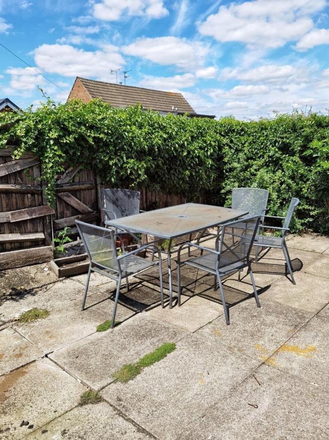Fourth Avenue, Lovely Bungalow Available For Guests And Contractors Parking Wifi Nottingham Exterior photo