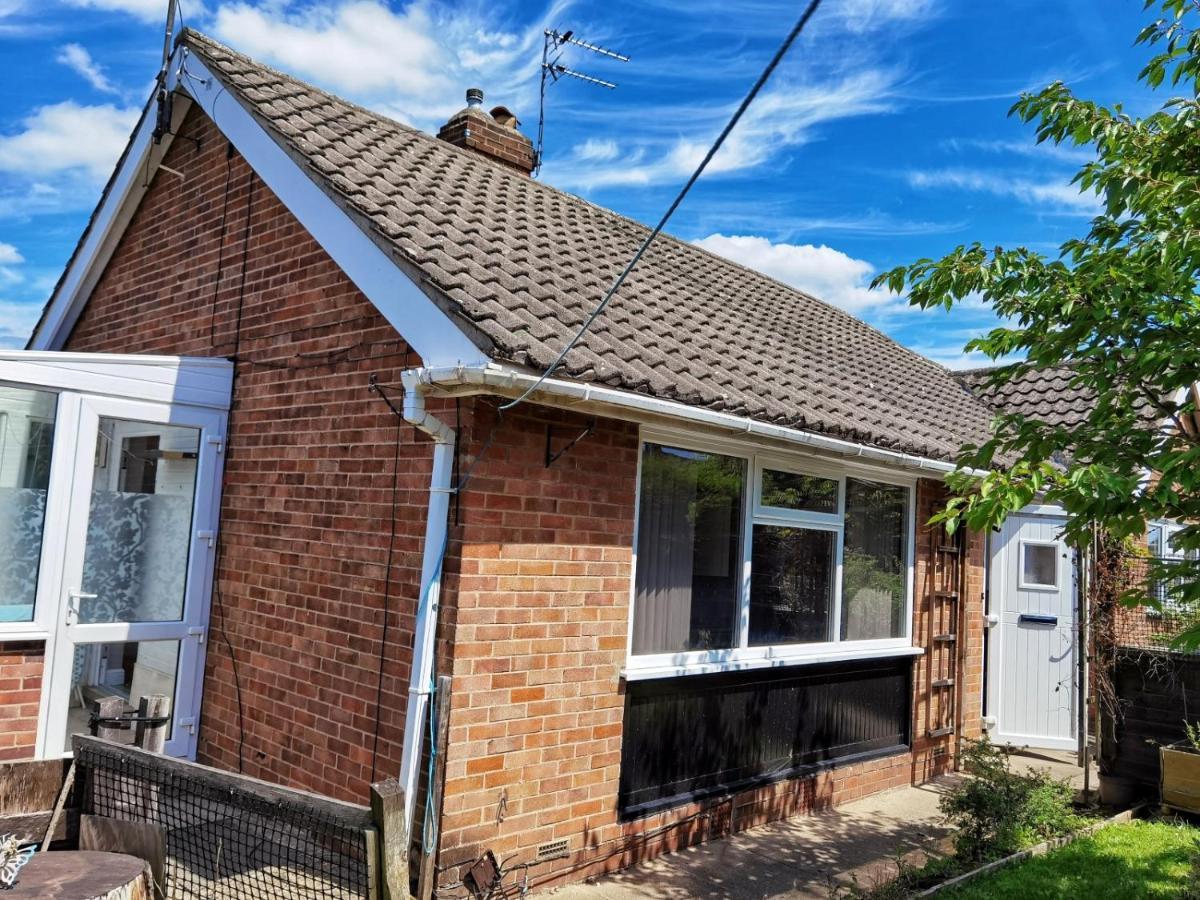 Fourth Avenue, Lovely Bungalow Available For Guests And Contractors Parking Wifi Nottingham Exterior photo